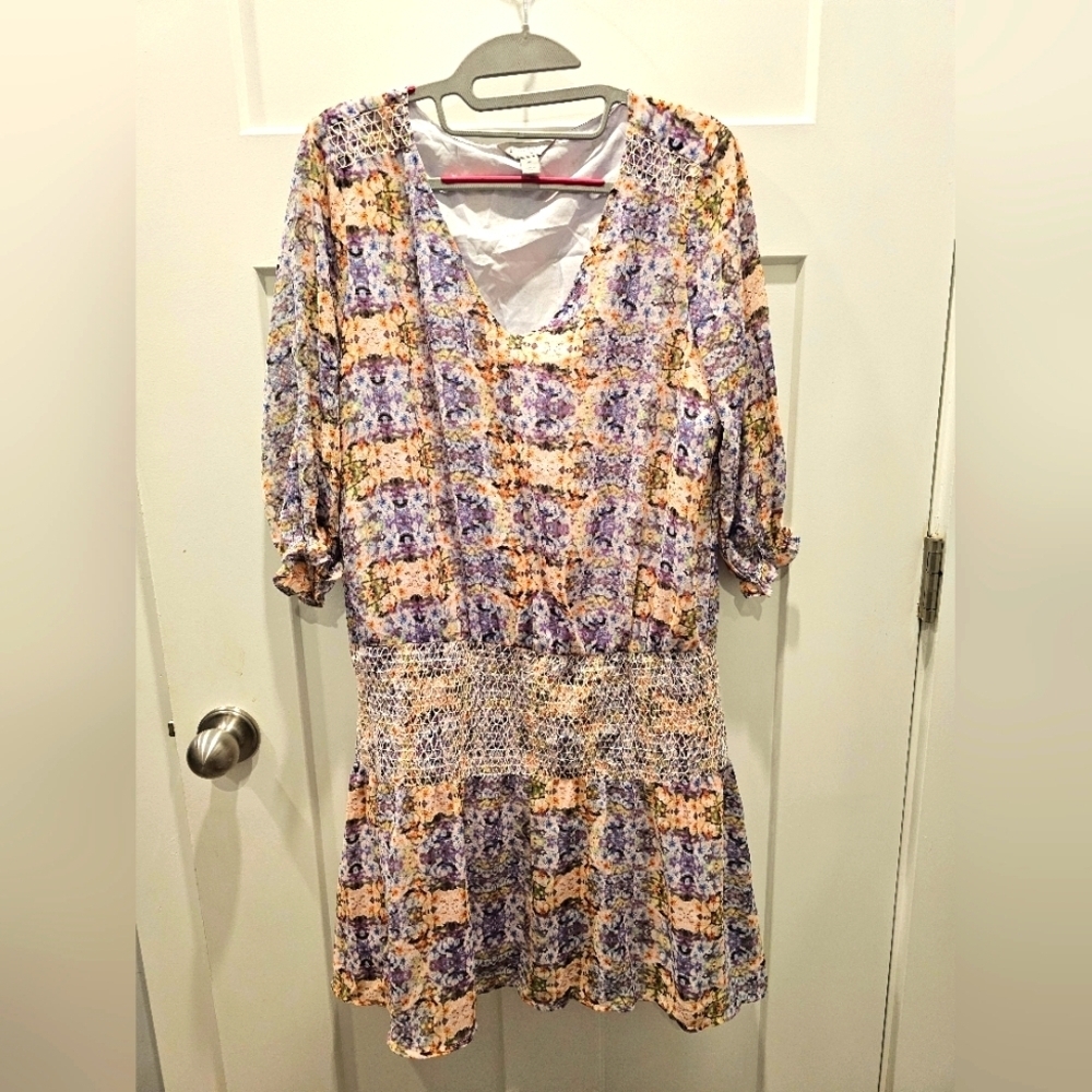 Belle + Sky Size M Boho Floral Dress Crochet Lace Detail 3/4 Sleeve Ruffle Hem
